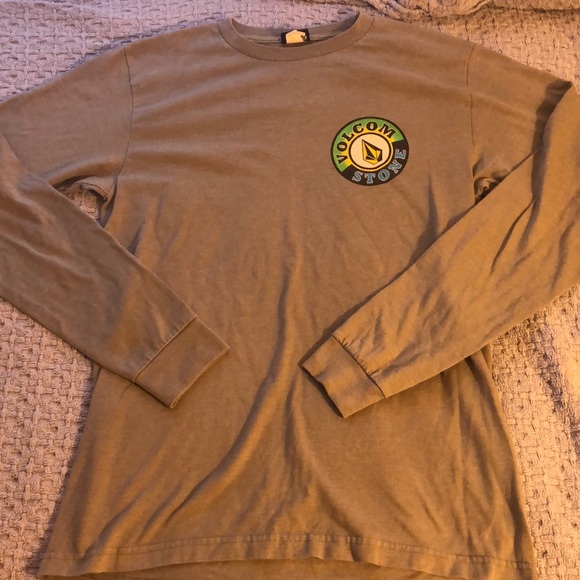 VOLCOM tee 💓 - Picture 2 of 5